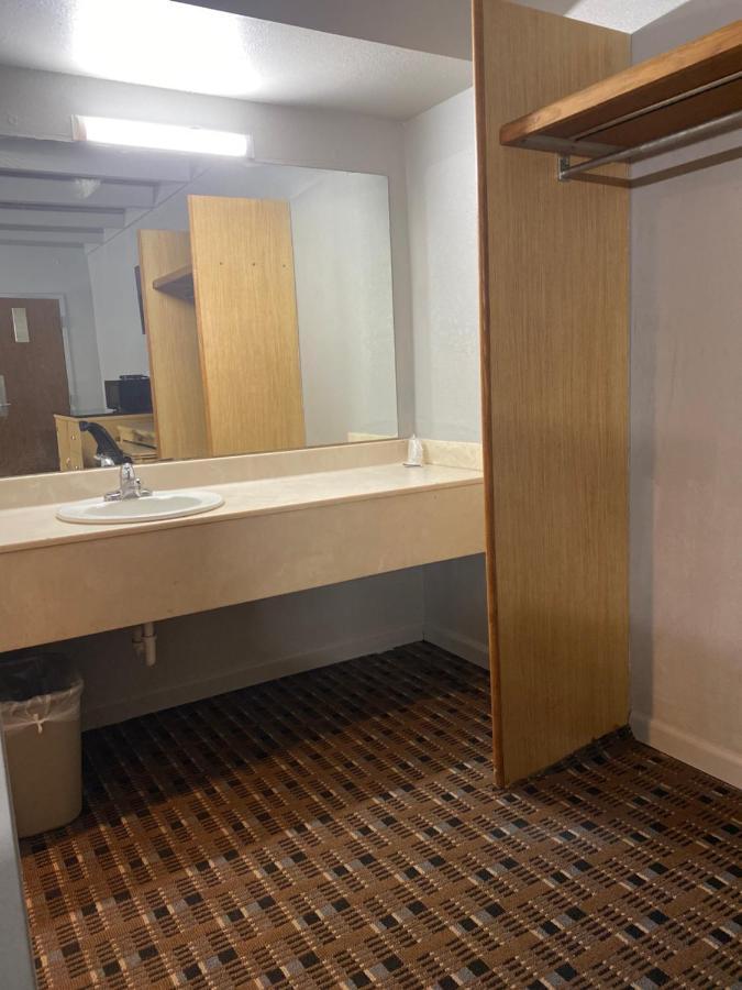 Oxford Inn, Lincoln Blvd Оклахома Сити Екстериор снимка